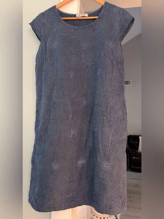 Femme Fatale Dresses & Skirts - Femme Fatale Italy Embroidered A-Line Midi Skirt in Slate Blue 100% Linen size M